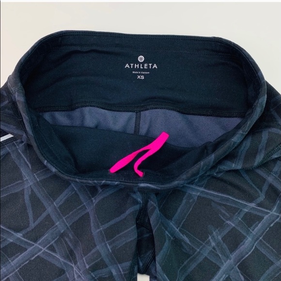 Athleta Relay Reflective Mesh Cropped Legging - Picture 7 of 10